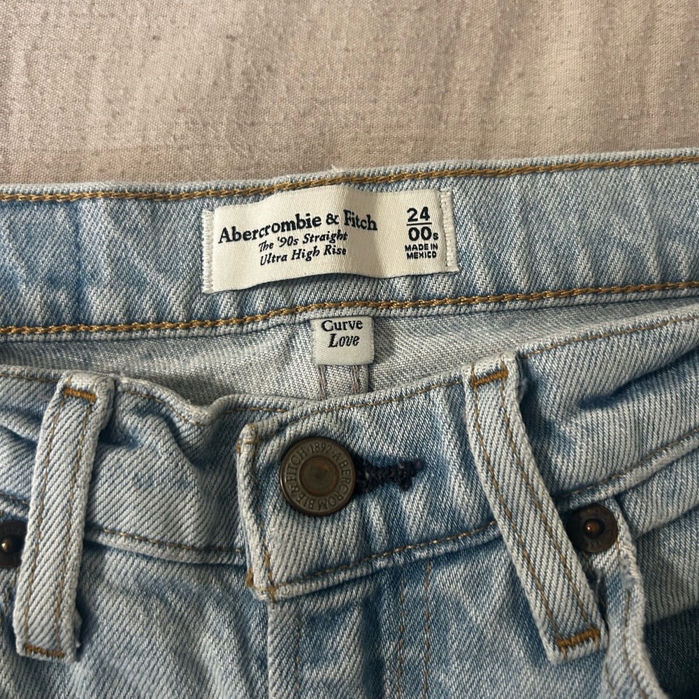 Abercrombie & Fitch Light Wash Denim